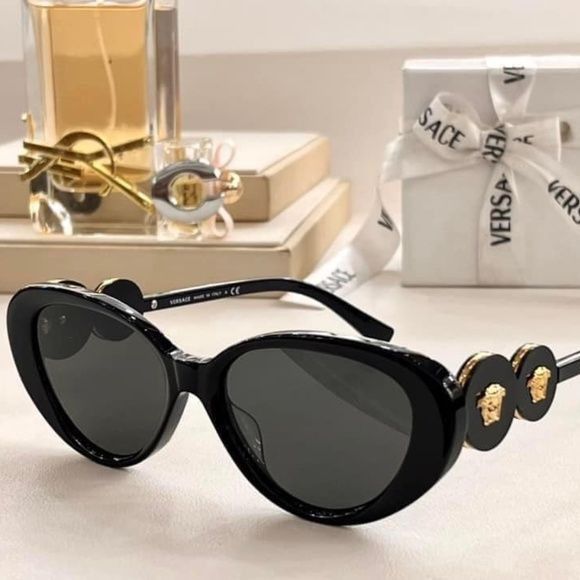 image of NWT Versace Ve4433U - Gb187 Sunglasses in Black, Women's