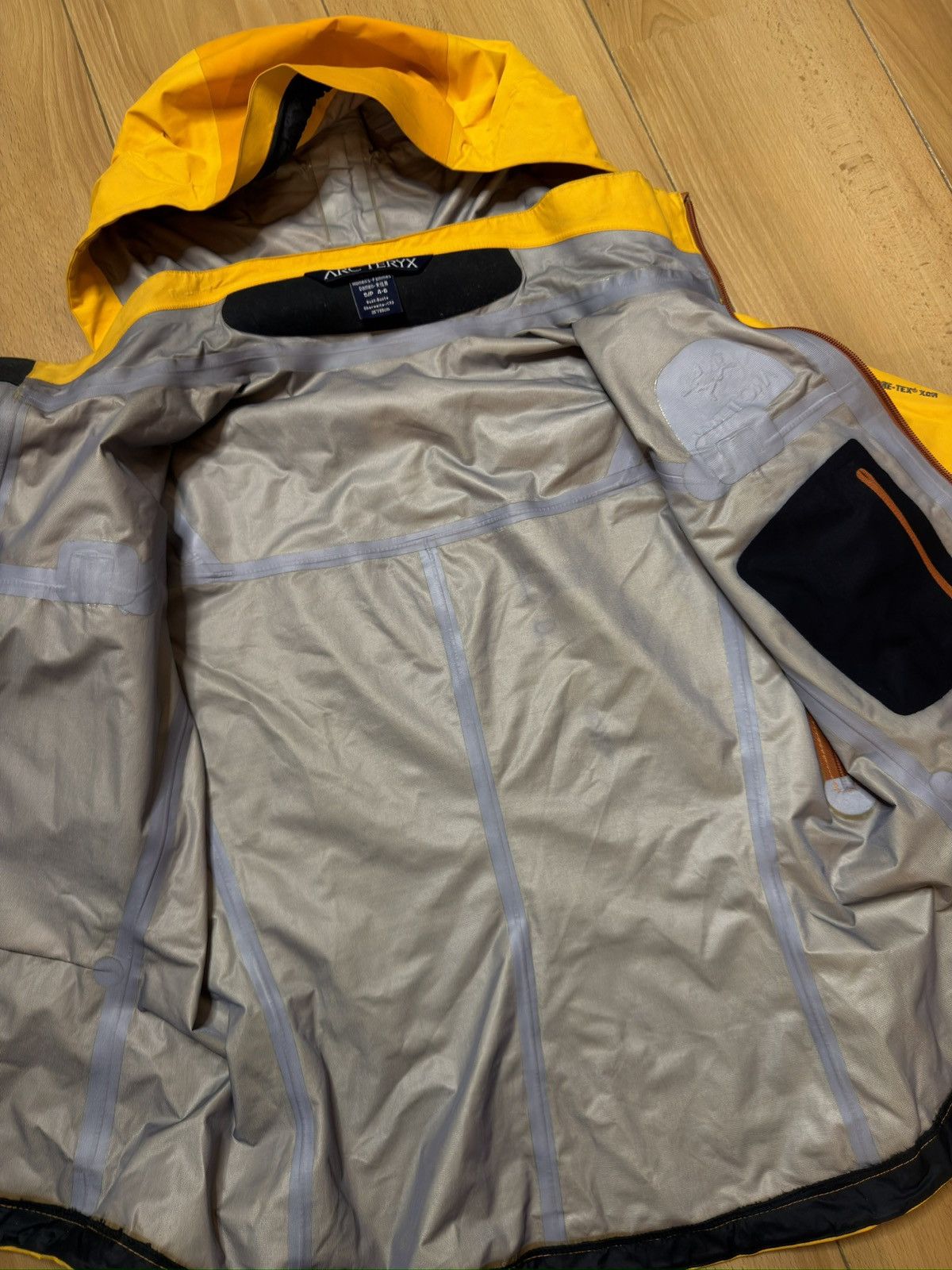 Arc'teryx Arcteryx women ski jacket gore tex Size S / US 4 / IT 40 - 14 Thumbnail