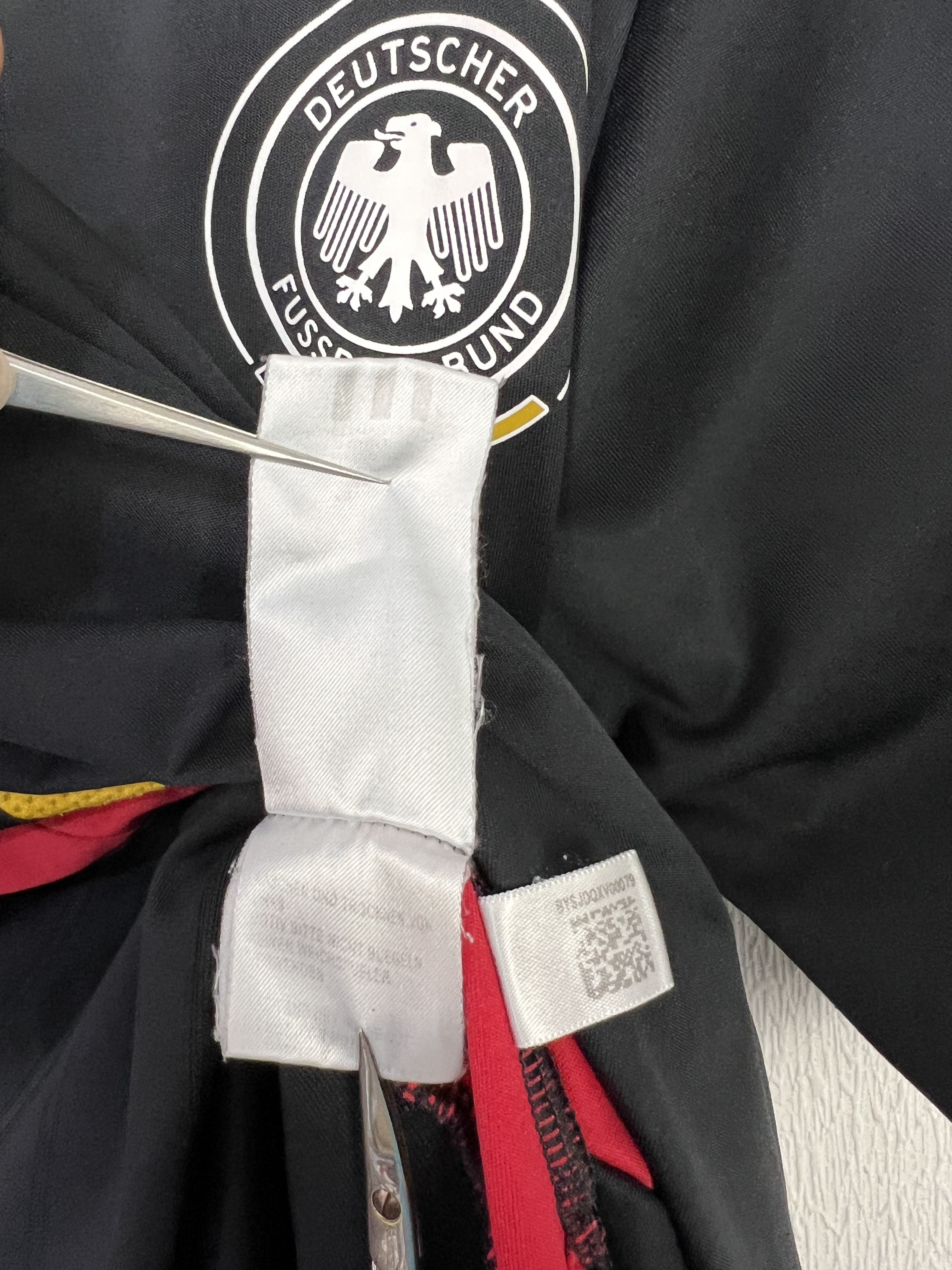 Adidas Vintage Adidas Germany Player Issue Football Train Shirt Size US L / EU 52-54 / 3 - 9 Thumbnail