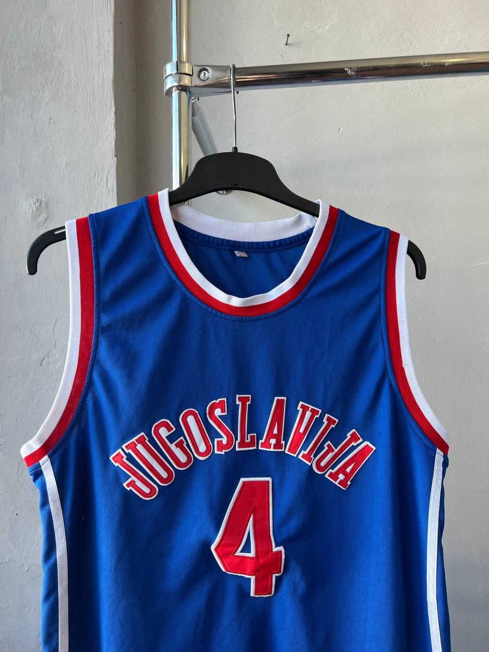 Vintage VINTAGE YUGOSLAVIA TEAM #4 PETROVICH BASKETBALL JERSEY SZ M Size US M / EU 48-50 / 2 - 3 Thumbnail