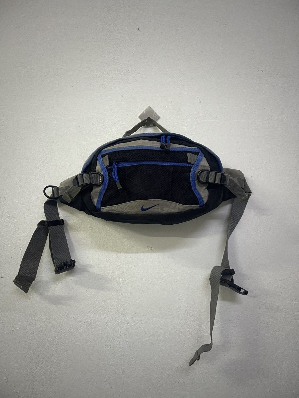 Nike Vintage Nike Fanny Bum Bag Size ONE SIZE - 1 Thumbnail