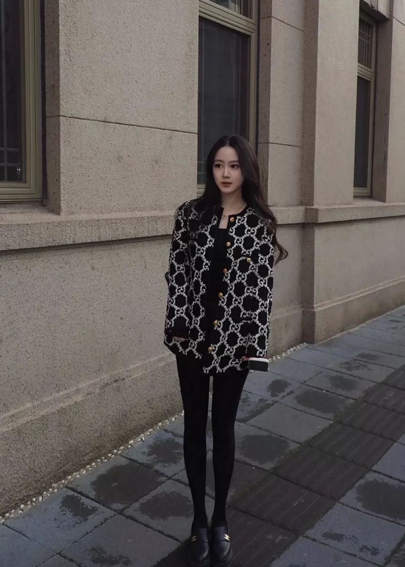 Gucci Gucci Black and white gold buttoned logo jacket 2504-Nextar Size XS / US 0-2 / IT 36-38 - 8 Thumbnail