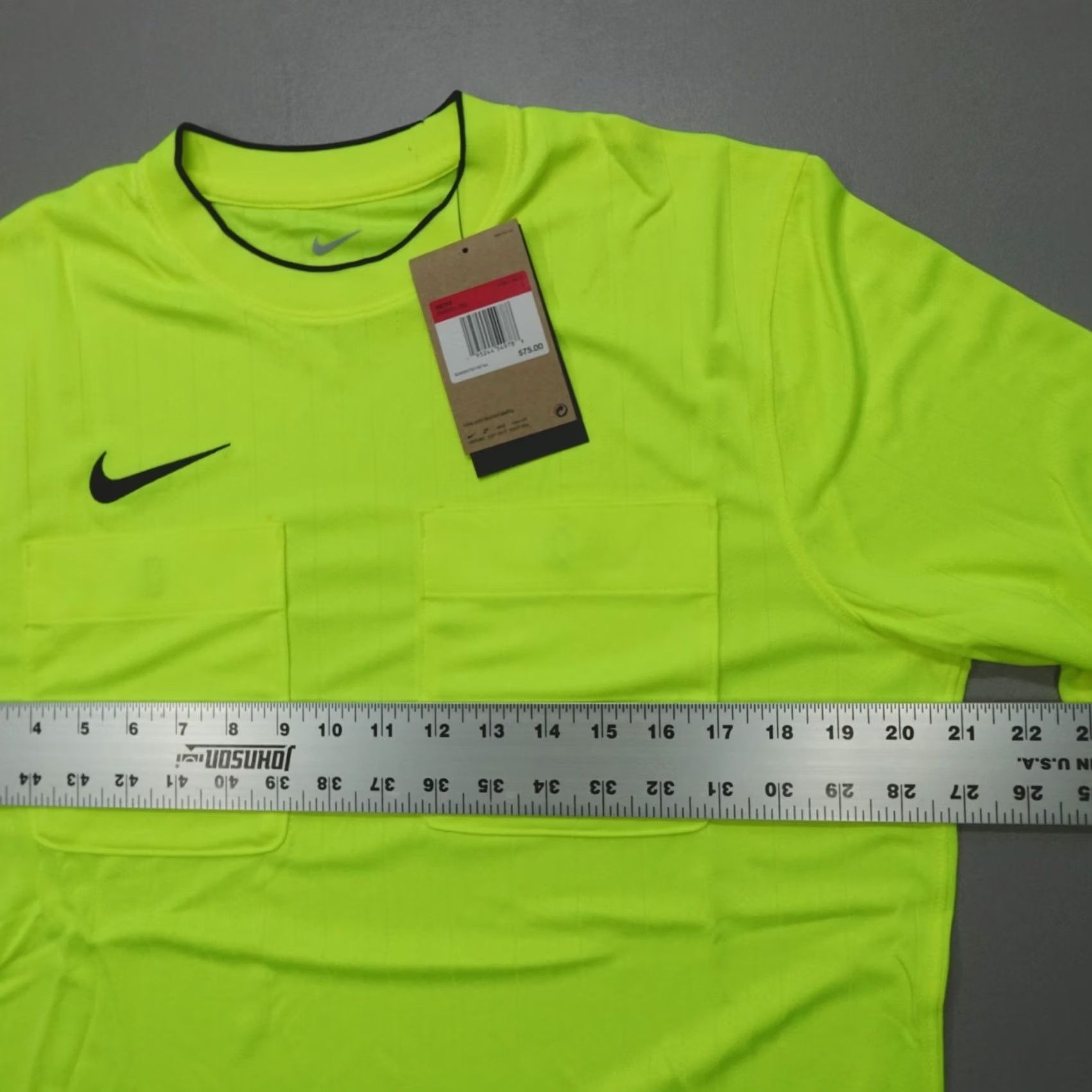 Nike Nike Dri-Fit Referee Pocket Shirt Slim Fit Men's L SS Safety Yellow Nike Dri-FIT DH8024-702 Size US L / EU 52-54 / 3 - 6 Thumbnail