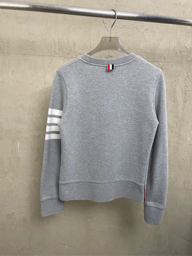 Thom Browne Thom browne Gray four-striped round-neck sweatshirt 2504-Ne Size US XS / EU 42 / 0 - 2 Thumbnail