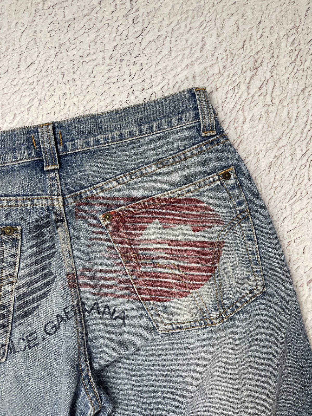 Dolce & Gabbana Dolce & Gabbana vintage big painted logo distressed denim Size US 32 / EU 48 - 14 Thumbnail