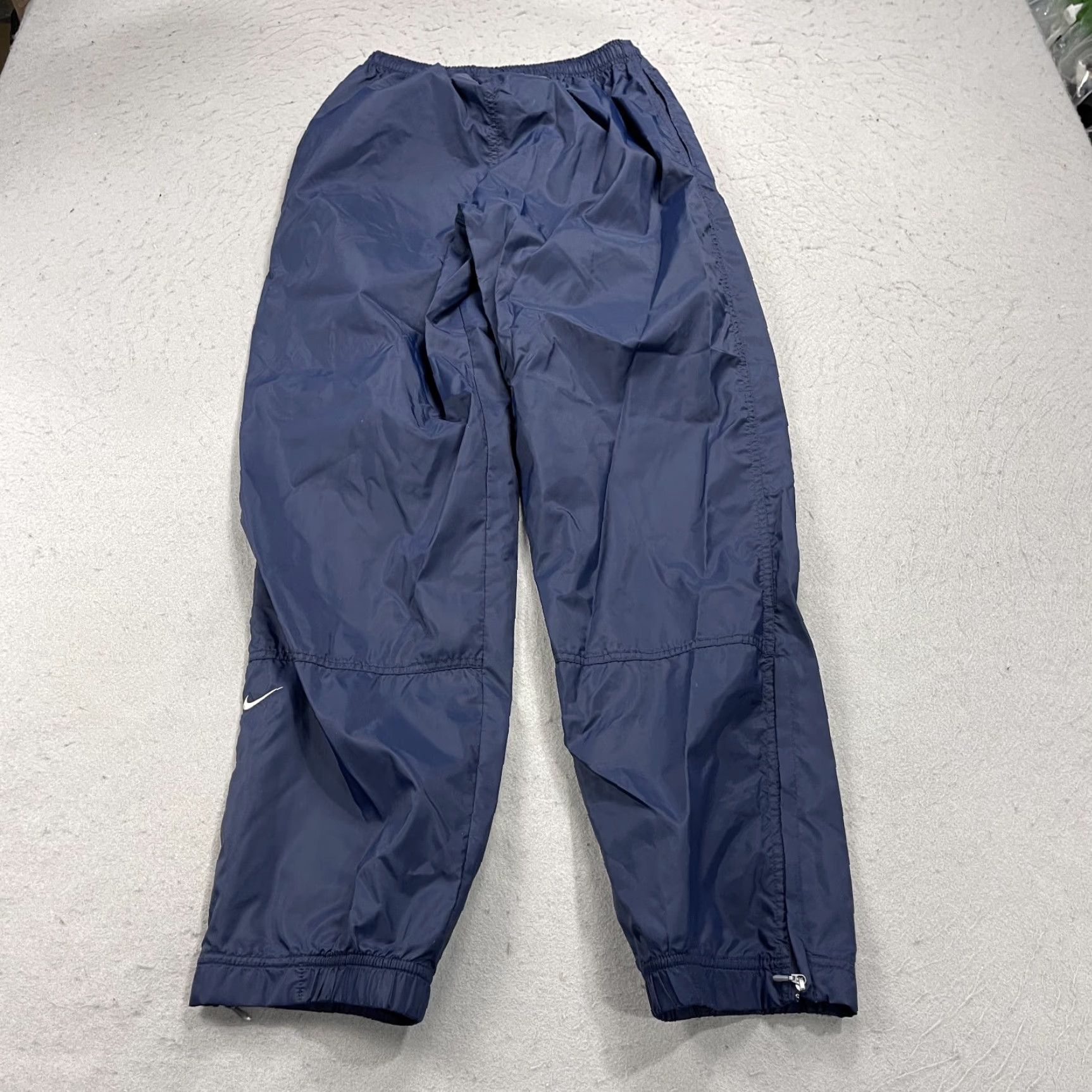 Nike VINTAGE Nike Track Pants Mens M Blue Nylon 90s Swish Zip Cuff Ankle 31in Inseam Pockets Activewear Gym & Training Size US 31 - 7 Thumbnail