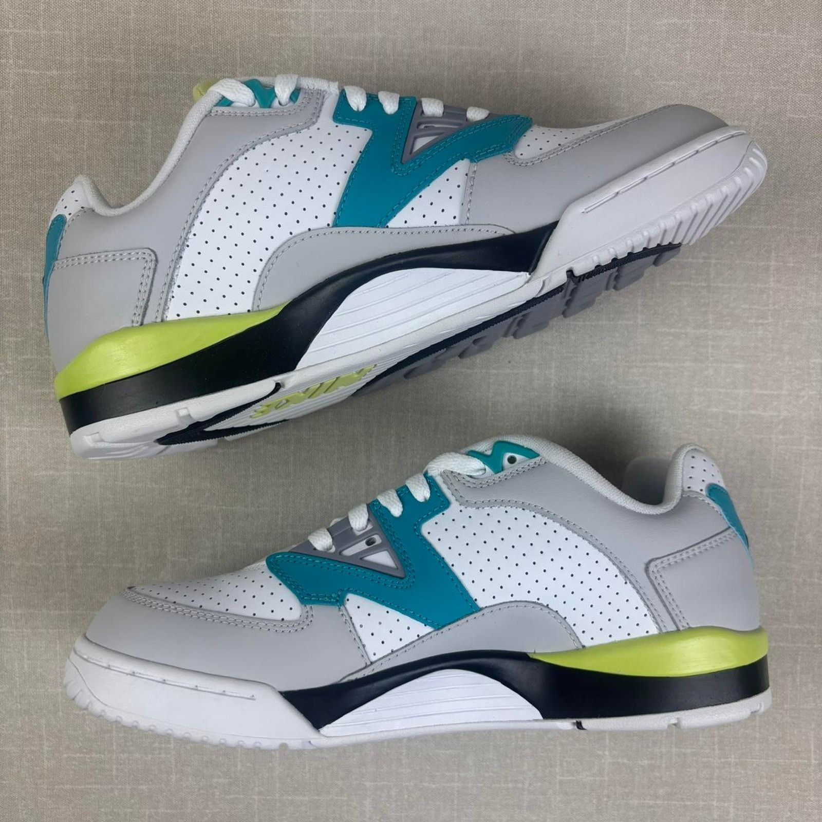 Nike 🔫 2023 Nike Air Cross Trainer 3 Low “Citron” 9.5M Size US 9.5 / EU 42-43 - 4 Thumbnail