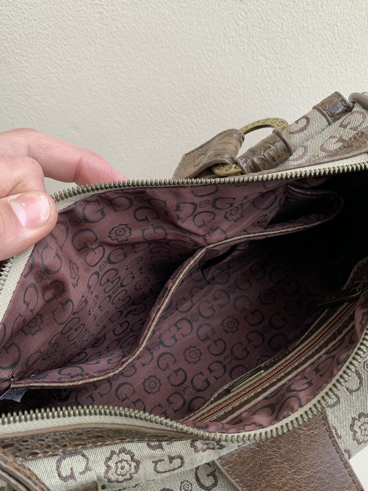 Guess Vintage Guess Monogram Beige Faux Python Leather Handbag Size ONE SIZE - 15 Thumbnail