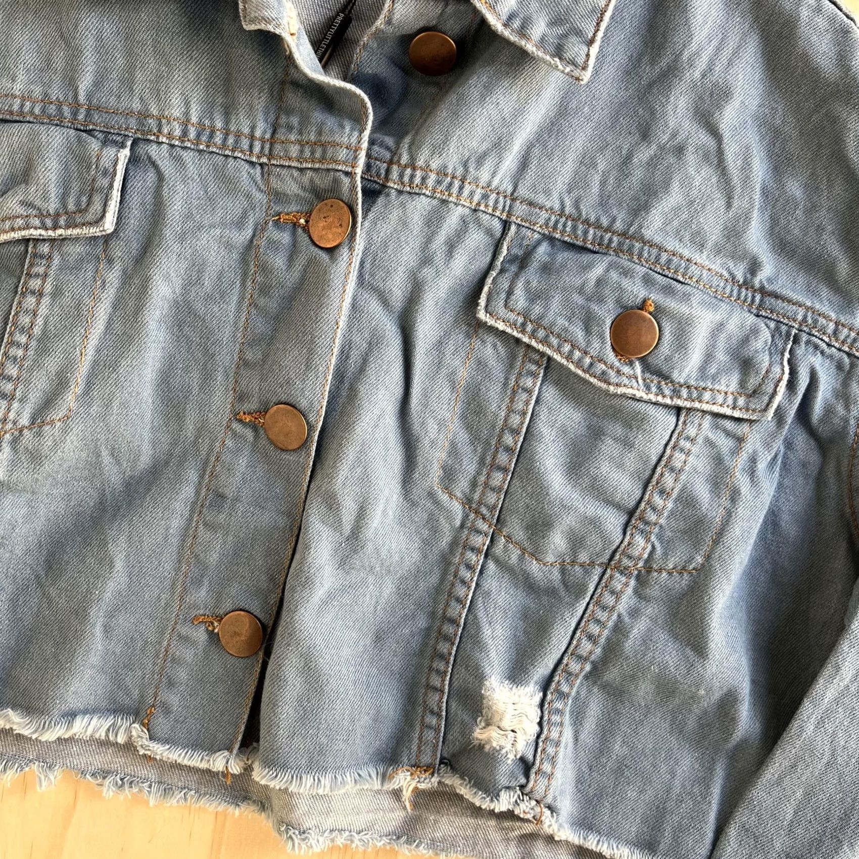 PrettyLittleThing PrettyLittleThing Jacket Womens 12 Petite Blue Denim Cropped Raw Hem Distressed Jacket Size XL / US 12-14 / IT 48-50 - 2 Thumbnail
