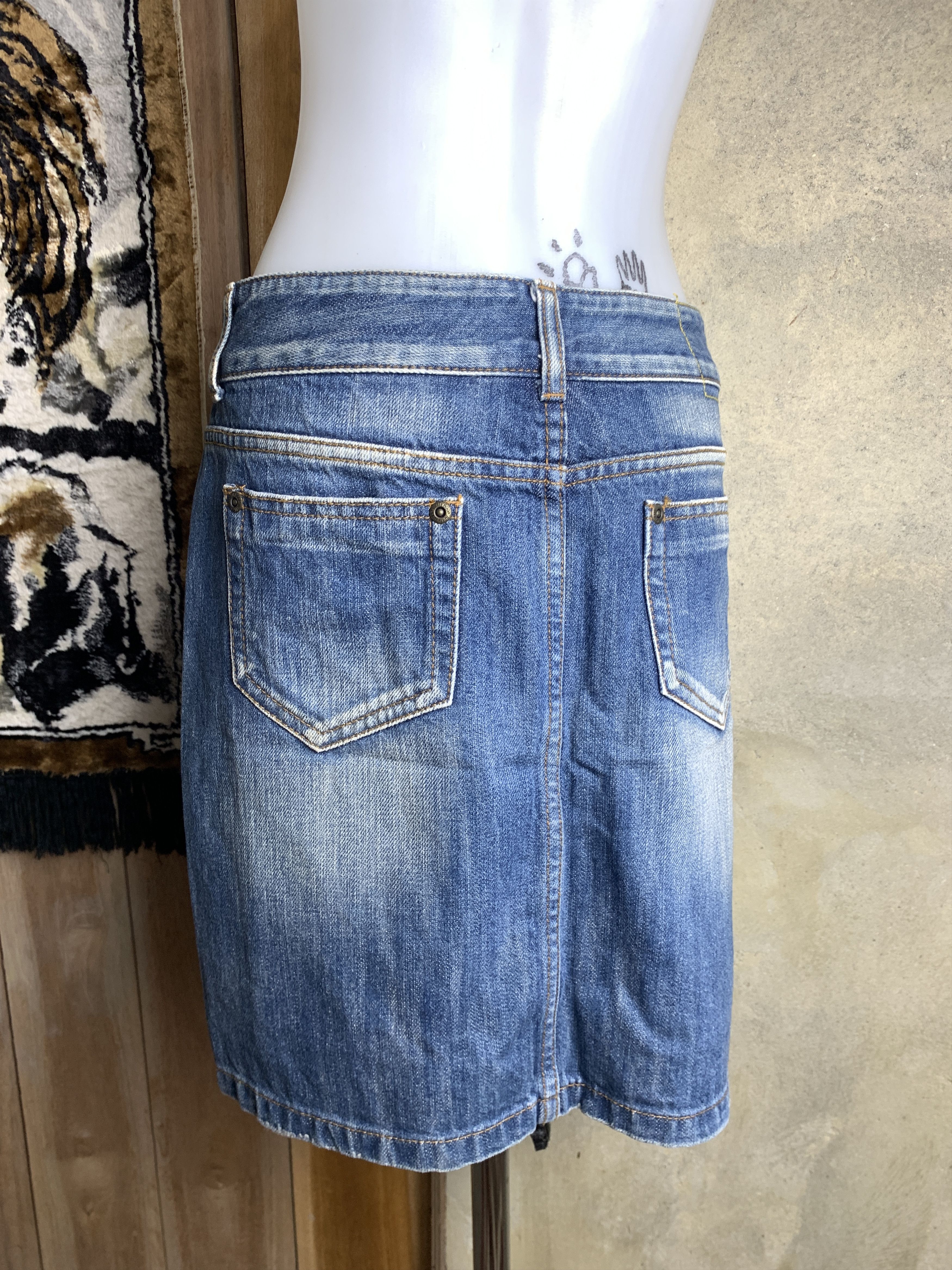 Cartoon Network 2000s Betty Boop Blue Cowboy Graphic Jeans Skirt (32) Size 32" / US 10 / IT 46 - 3 Thumbnail