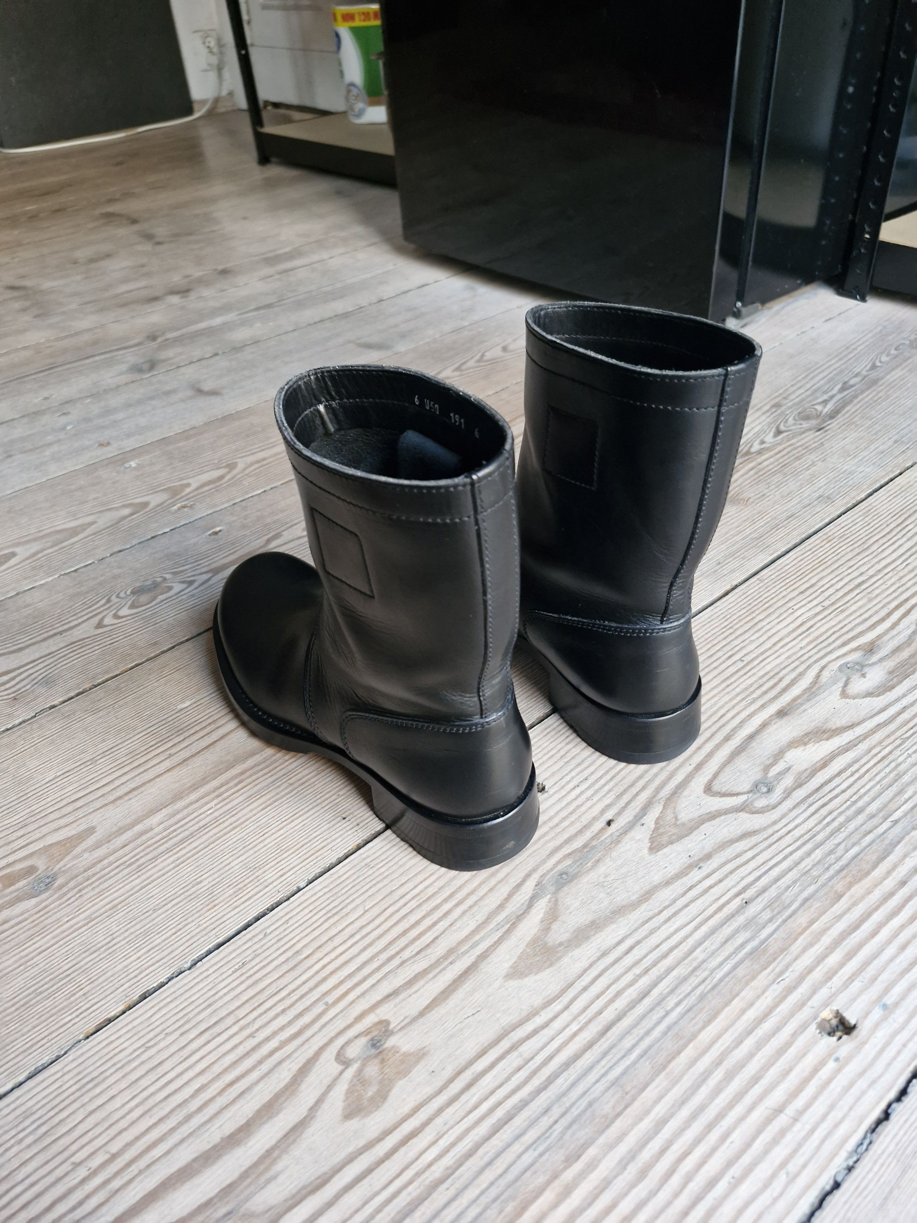 Miu Miu Short, pull-on FW01 "Peco" boots Size US 7 / EU 40 - 11 Thumbnail