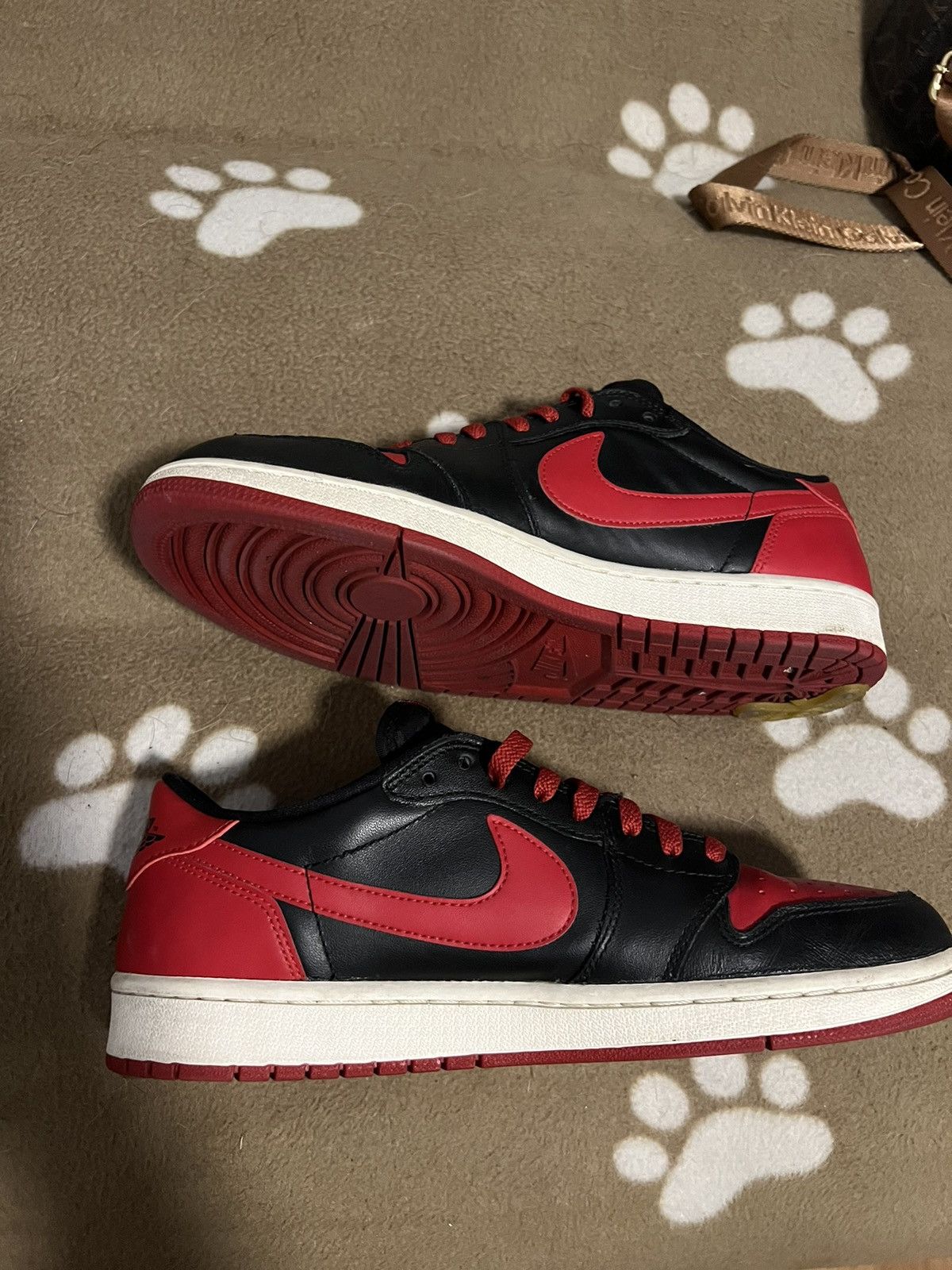 Jordan Brand Jordan 1 bred low OG 2015 Size US 10 / EU 43 - 3 Thumbnail