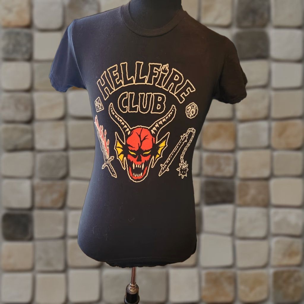 Vintage Stranger Things Hellfire Club Short Sleeve Black T-Shirt Mens M Size US M / EU 48-50 / 2 - 1 Thumbnail