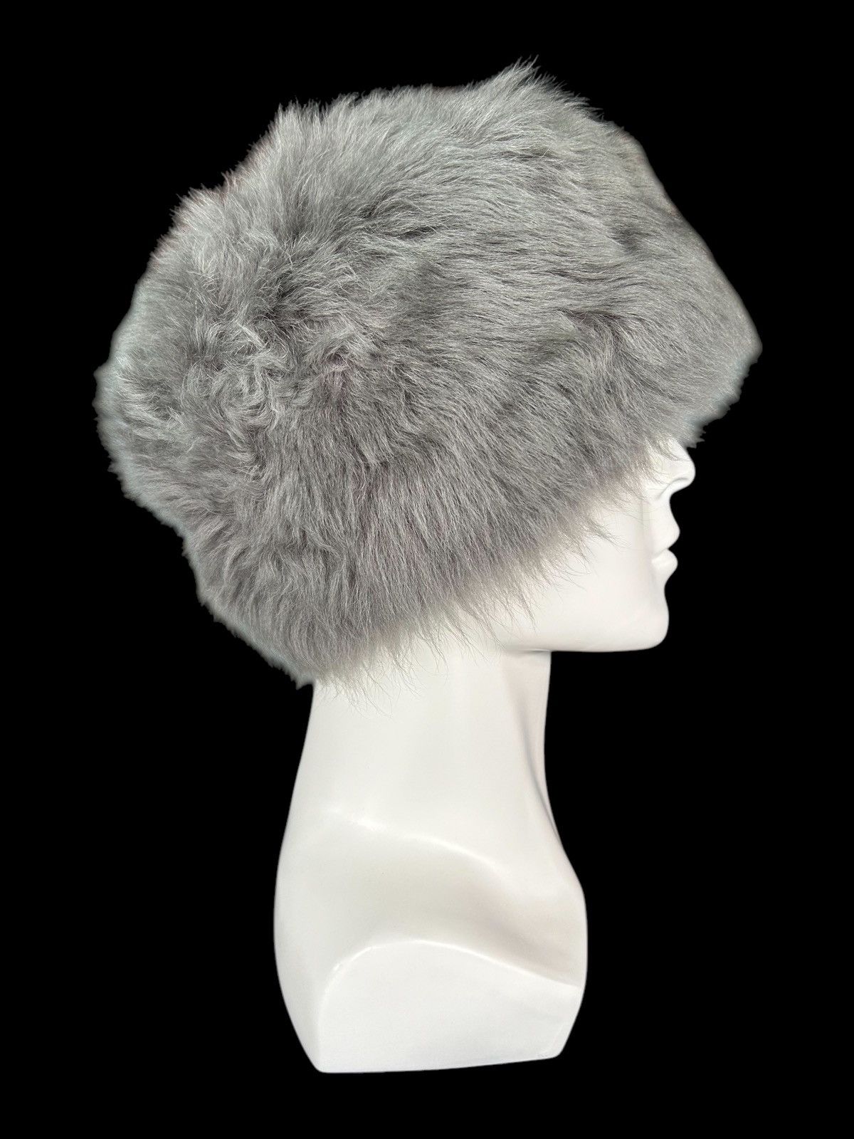 Gushlow & Cole Fur Rare Big Beanie Hats Made England ☠️☠️