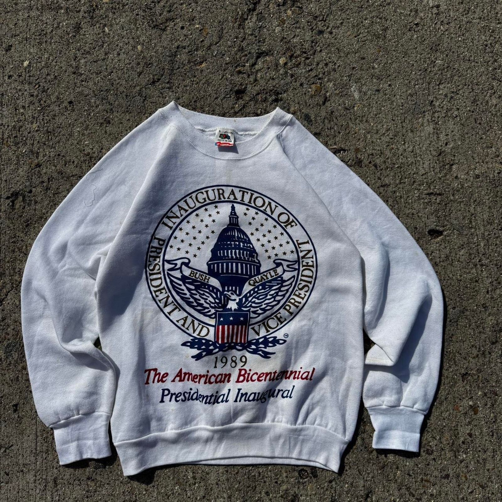 Fruit Of The Loom Vintage 1989 Bicentennial Presidential Crewneck – Size S Size US S / EU 44-46 / 1 - 1 Thumbnail