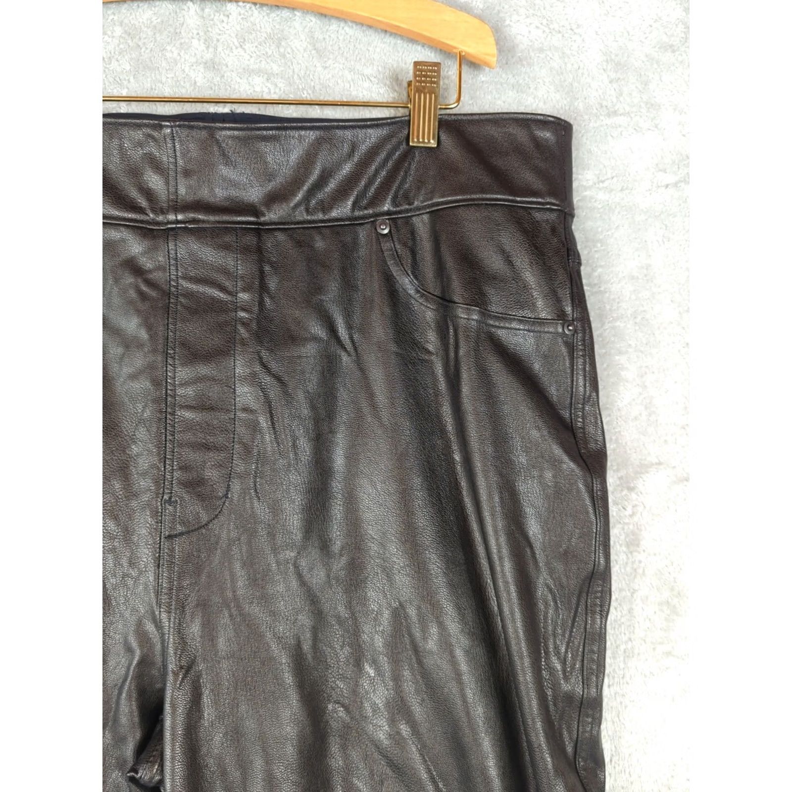 Spanx Spanx Leather Like Pull On Pants 1X Black Ankle Slimming Slim Flat Front Plus Size Rock City Motorcycle Womens Pants Size 40" / US 18 - 3 Thumbnail