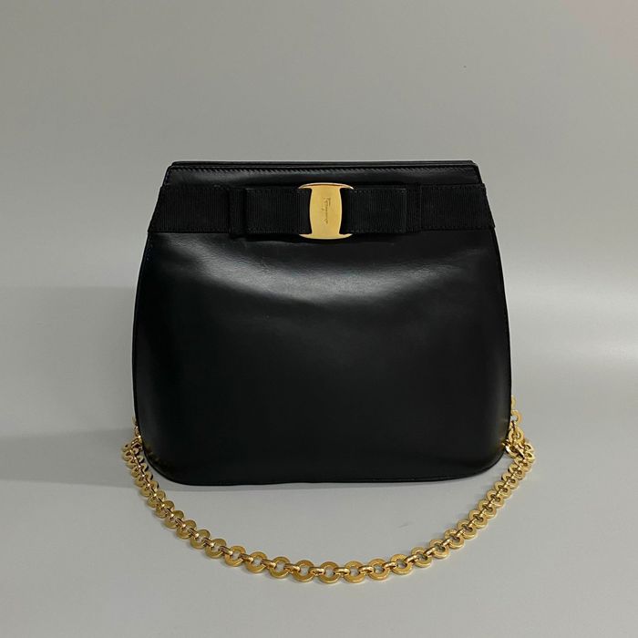 Salvatore Ferragamo Salvatore Ferragamo Vara Ribbon Chain Calf Leather Shoulder Bag Sacoche 