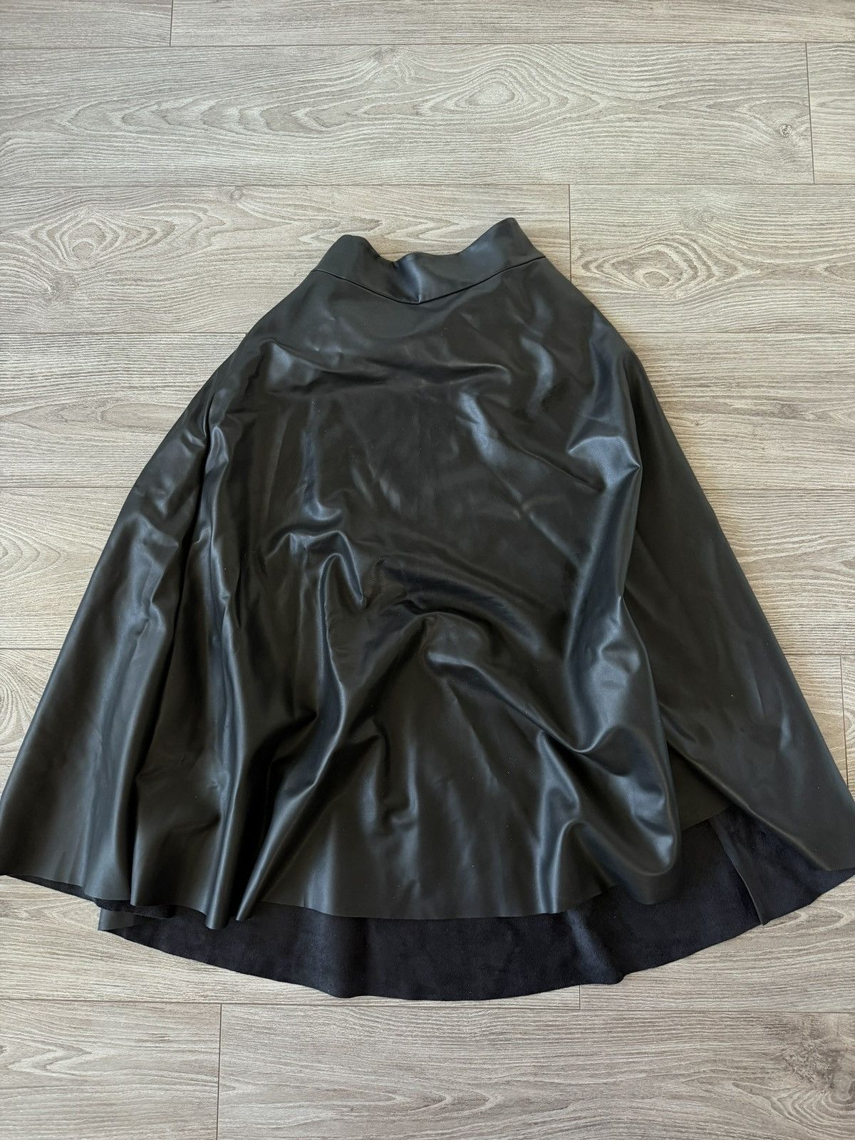 United Colors Of Benetton United Colours of Benetton Black Leather Long Skirt Size 27" / US 4 / IT 40 - 8 Thumbnail
