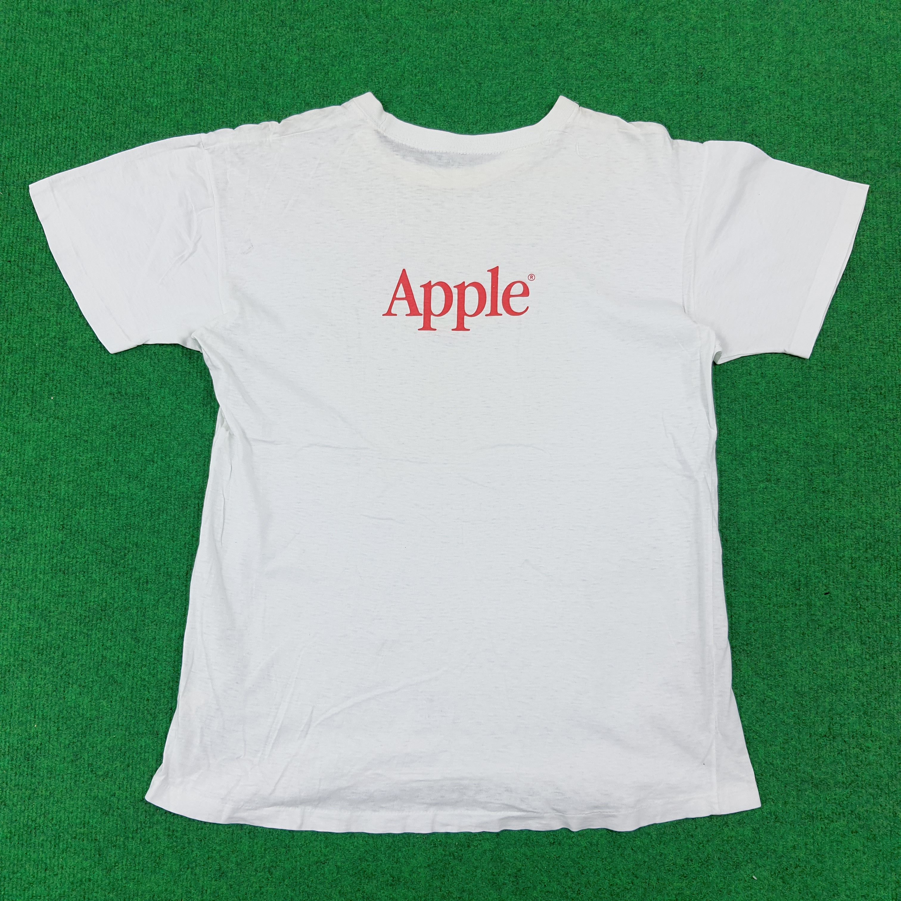 Apple × Vintage Vintage The Macintosh Apple Product Computers Tshirt Size US M / EU 48-50 / 2 - 3 Thumbnail
