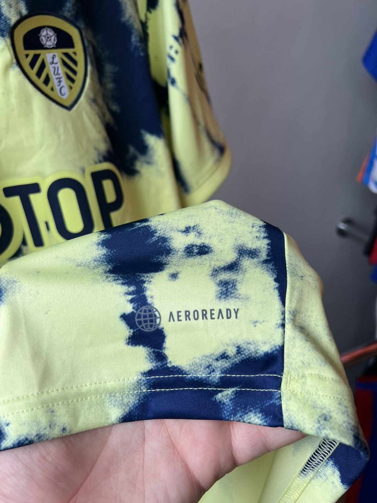 Adidas 2022/23 LEEDS UNITED AWAY SOCCER JERSEY FOOTBALL SHIRT Size US XL / EU 56 / 4 - 14 Thumbnail