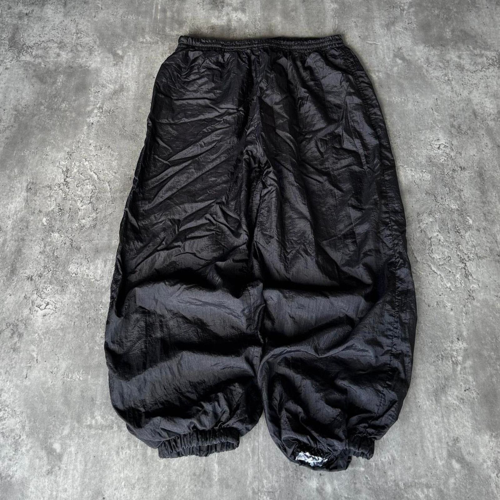 JNCO × Vintage Vintage Y2K Super Baggy Black Grunge Opium Nylon Sweatpants Size US 33 - 1 Thumbnail