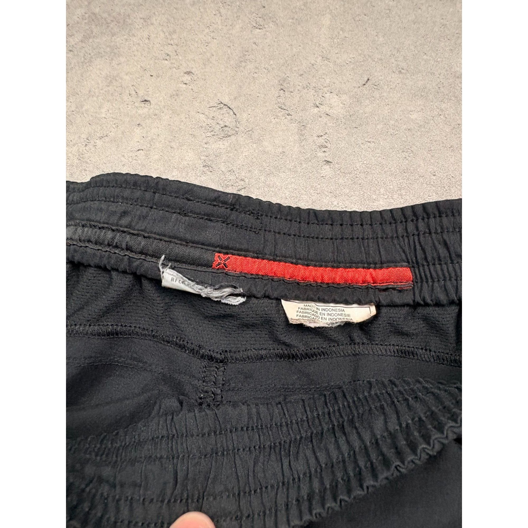 Nike Vintage Nike Track Pants Black Grey Piping Y2K Mesh Lined Ba Size US 34 / EU 50 - 6 Thumbnail
