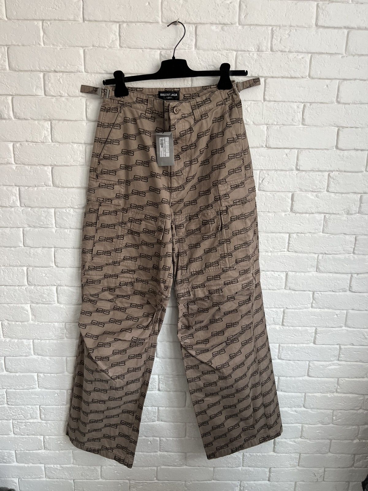 Balenciaga XS Detachable cargo pants Size US 30 / EU 46 - 1 Thumbnail