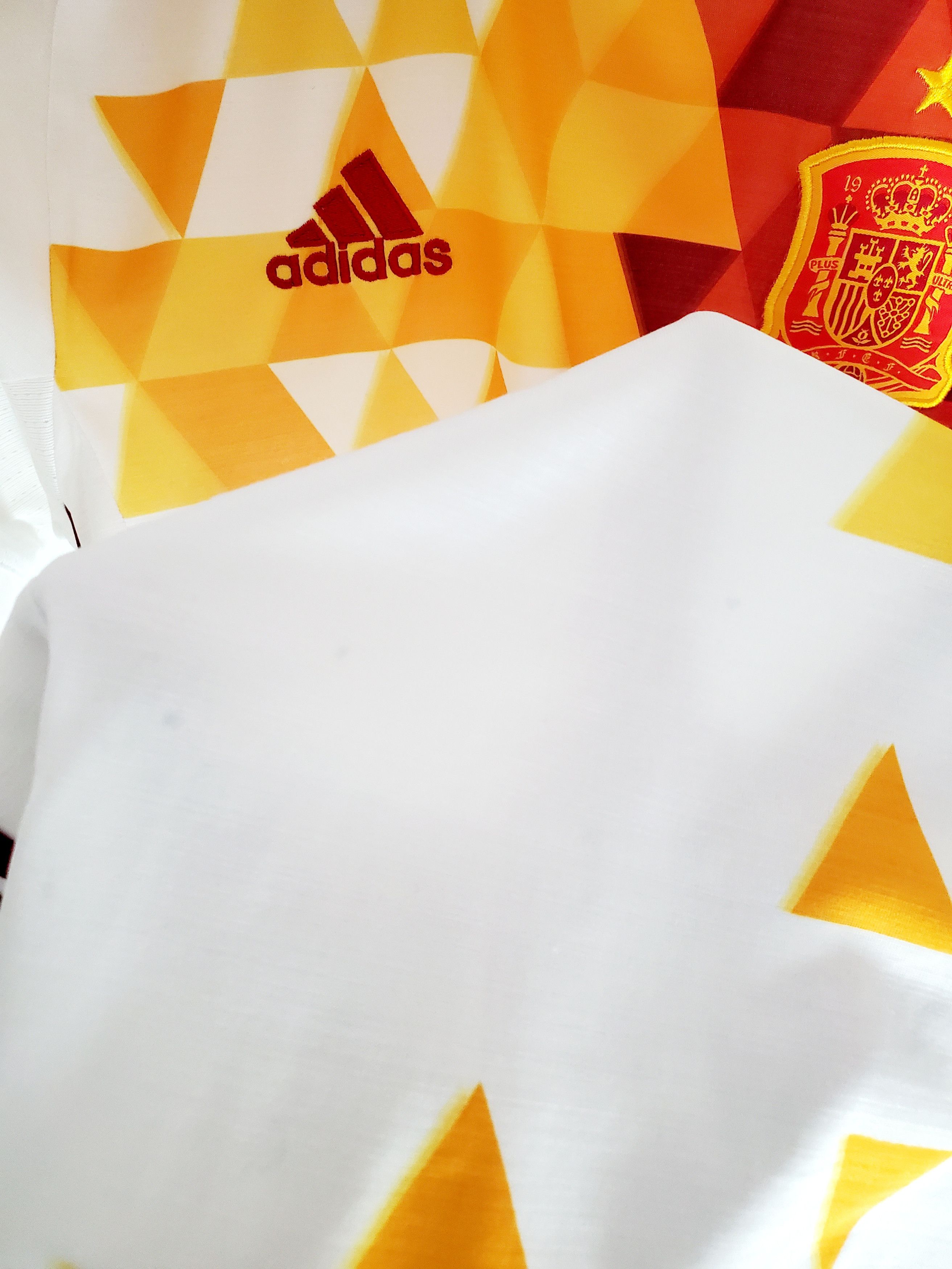Adidas Spain National 2015 2017 Away Soccer Jersey size S Size US S / EU 44-46 / 1 - 6 Thumbnail
