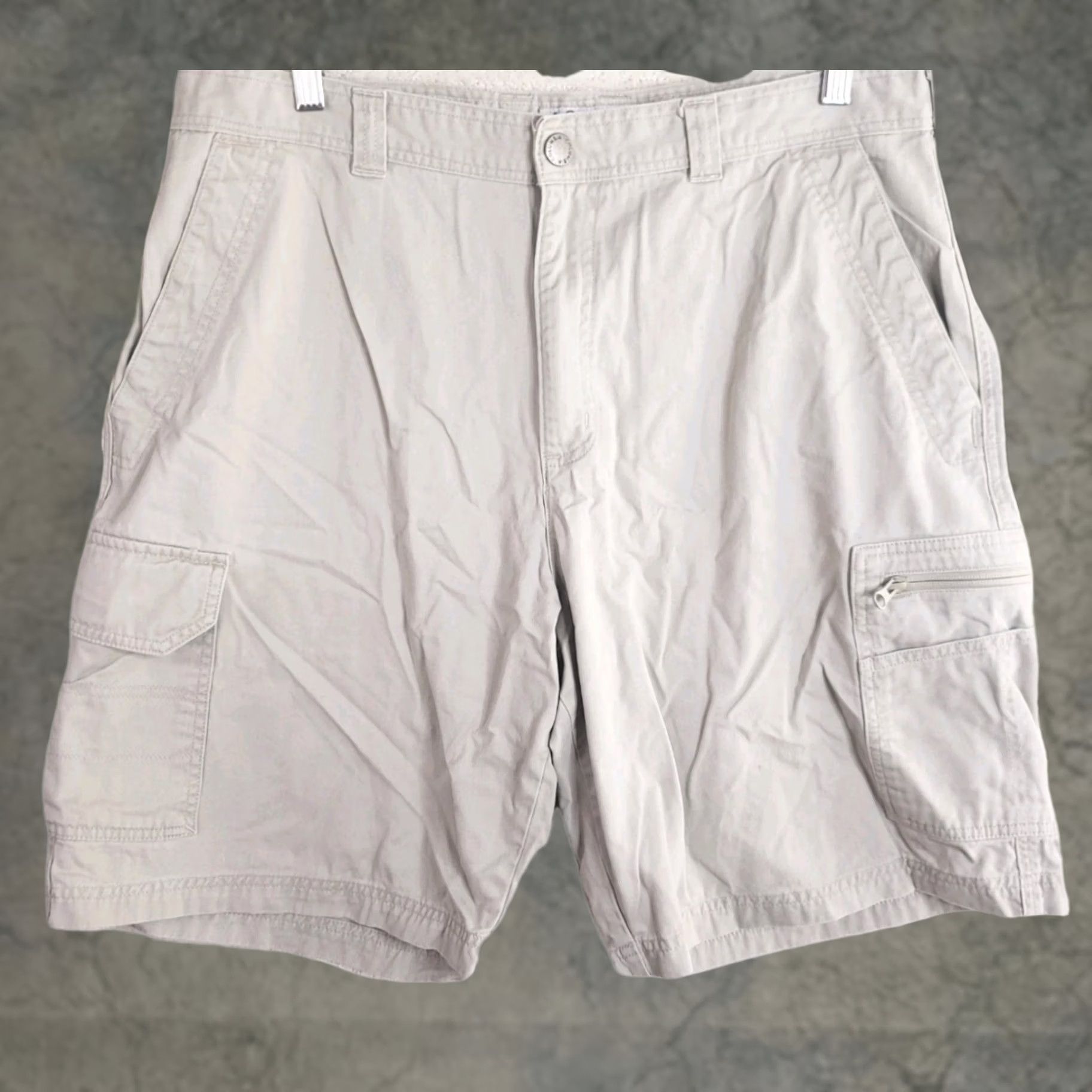Vintage Columbia Cargo Shorts Mens 38x10 Beige 100% Cotton Relaxed Fit Short Size US 38 / EU 54 - 1 Thumbnail