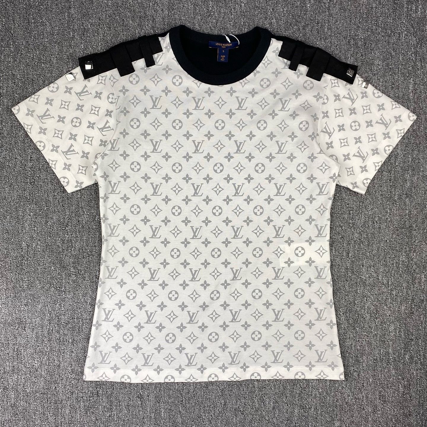 Louis Vuitton Louis Vuitton Monogram Short Sleeve T-Shirt Size S Size S / US 4 / IT 40 - 1 Thumbnail