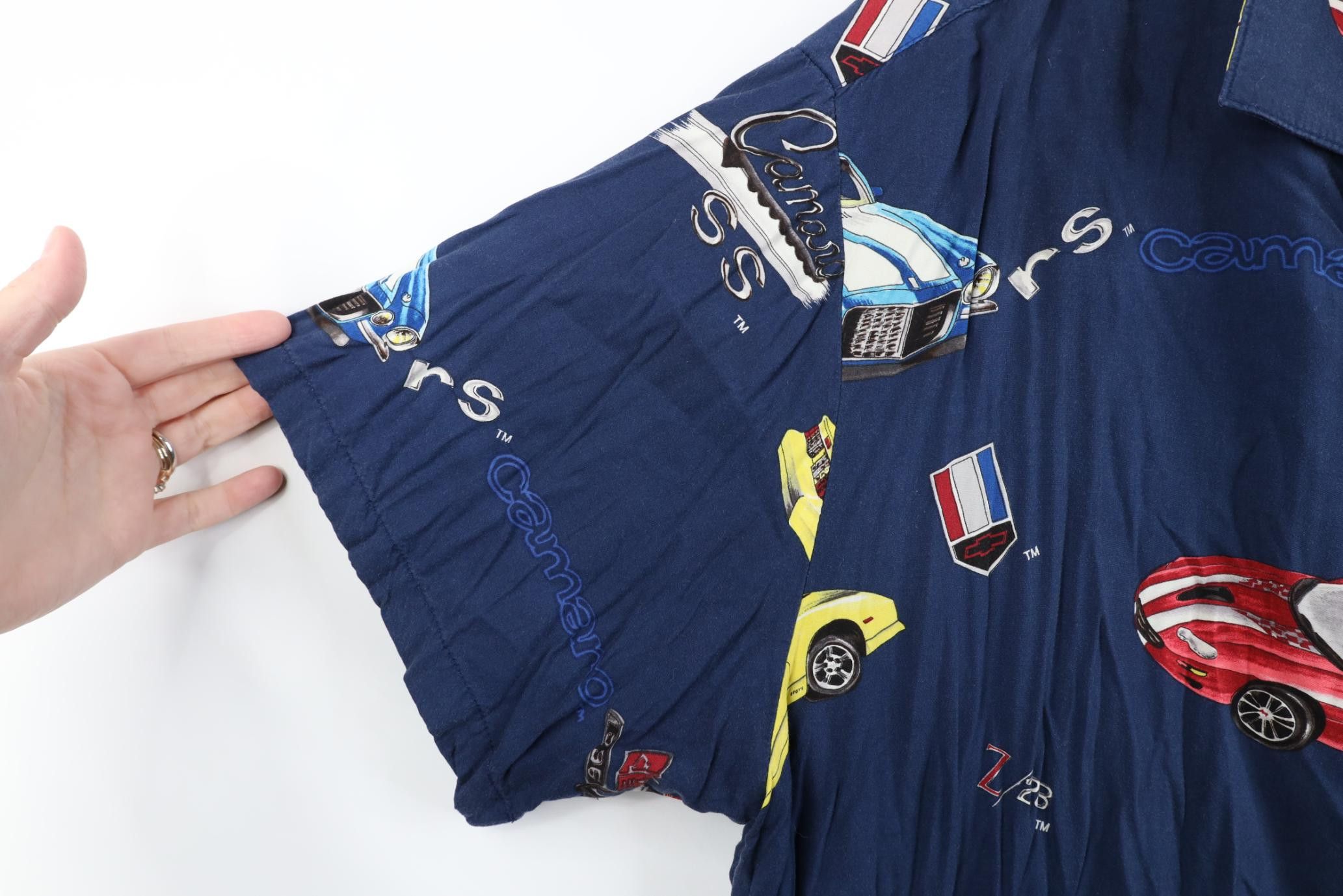 Vintage Vintage 90s Camaro All Over Print Hawaiian Button Shirt USA Size US L / EU 52-54 / 3 - 6 Thumbnail