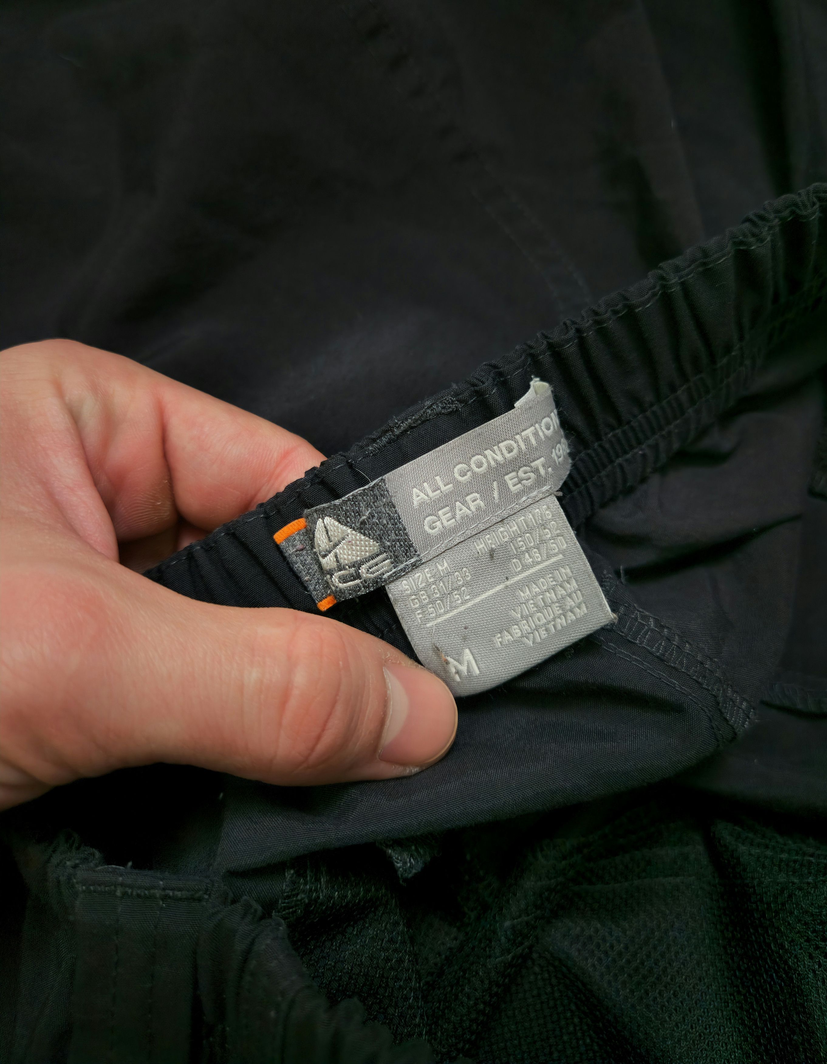 Nike Vintage Nike ACG Nylon Track Pants Size US 32 / EU 48 - 7 Thumbnail