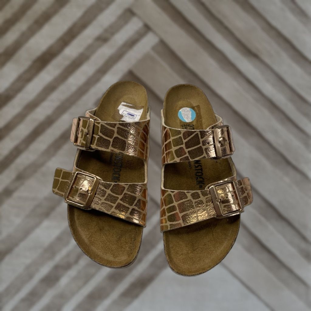 Birkenstock Birkenstock Arizona Sandal Buckle Comfort Rose Gold 37 (US 6) Women Leather Slip-On Roses Vintage? Wait no vintage. Size US 6 / IT 36 - 1 Thumbnail
