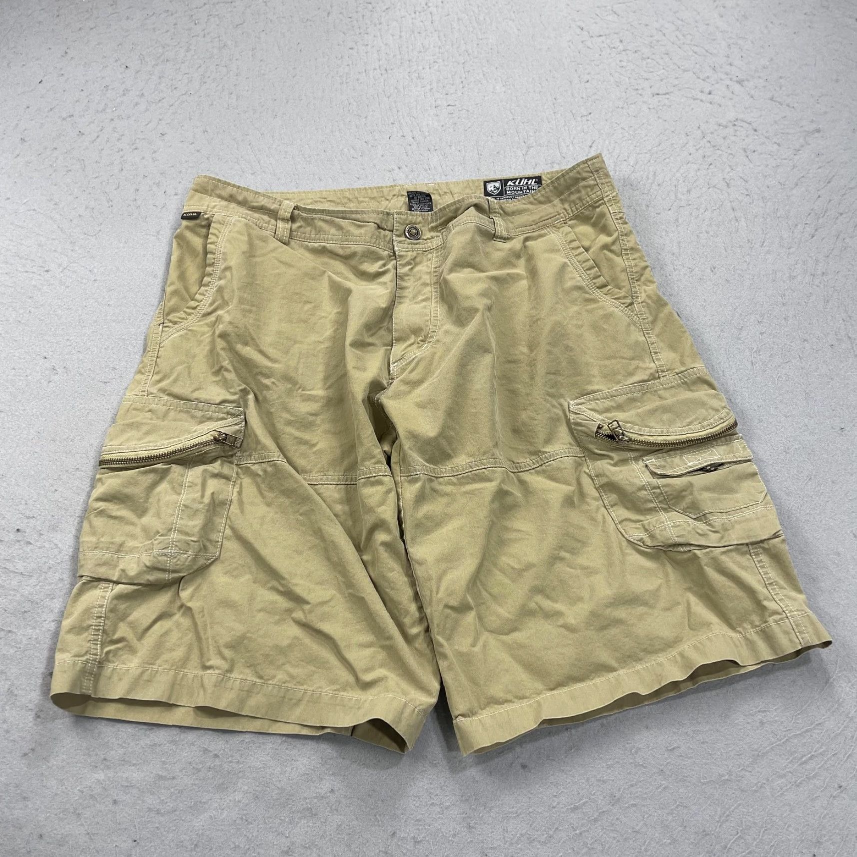 Vintage Kuhl Cargo Shorts Mens 38 Beige Relaxed Fit Canvas 12 In Inseam Casual Travel Summer Pocketed Size US 38 / EU 54 - 2 Thumbnail