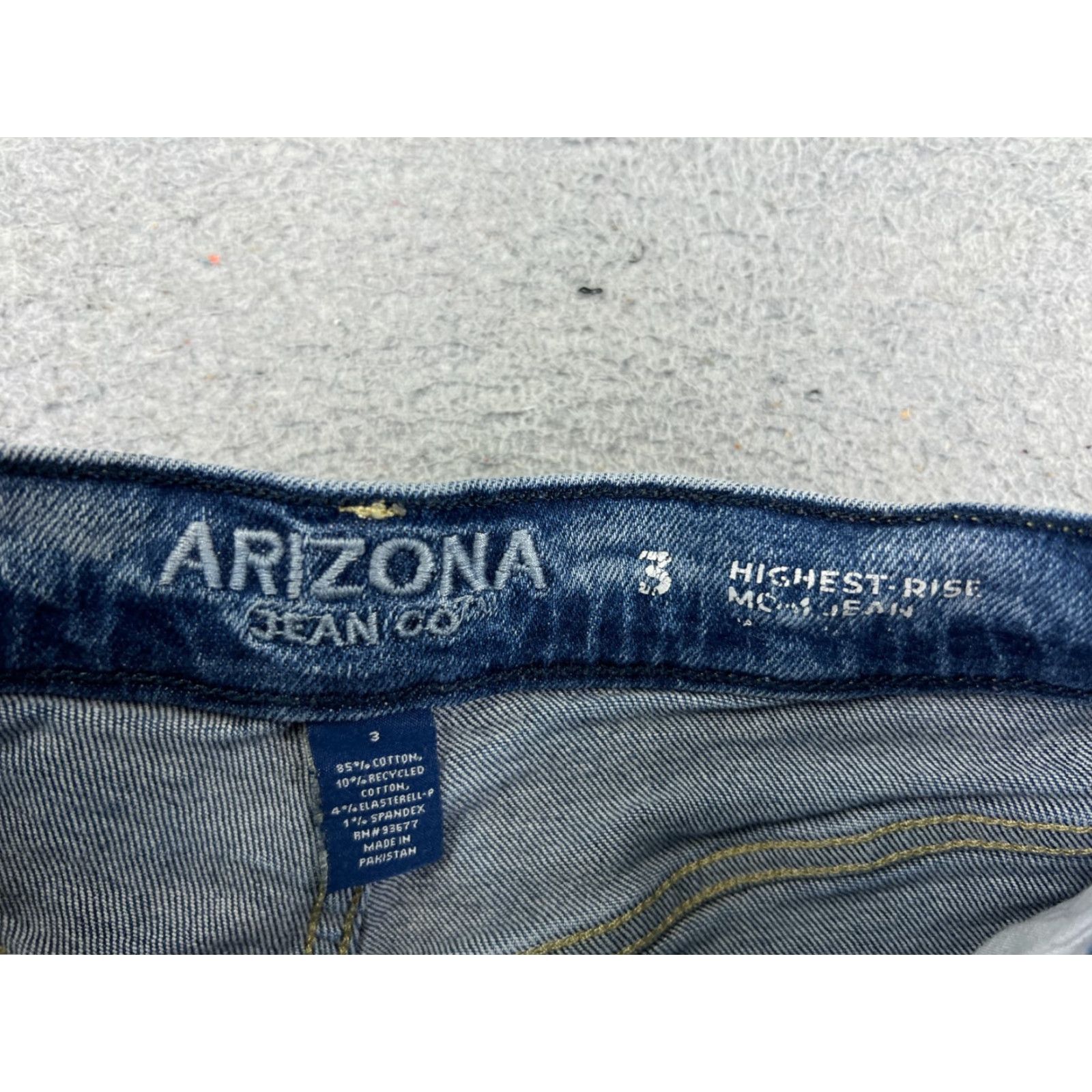Vintage Arizona Jeans Shorts Womens Denim Cutoff Distressed High Rise 22x1 3 Blue Floral Vintage? No (but must follow rules). Size 26" / US 2 / IT 38 - 7 Thumbnail