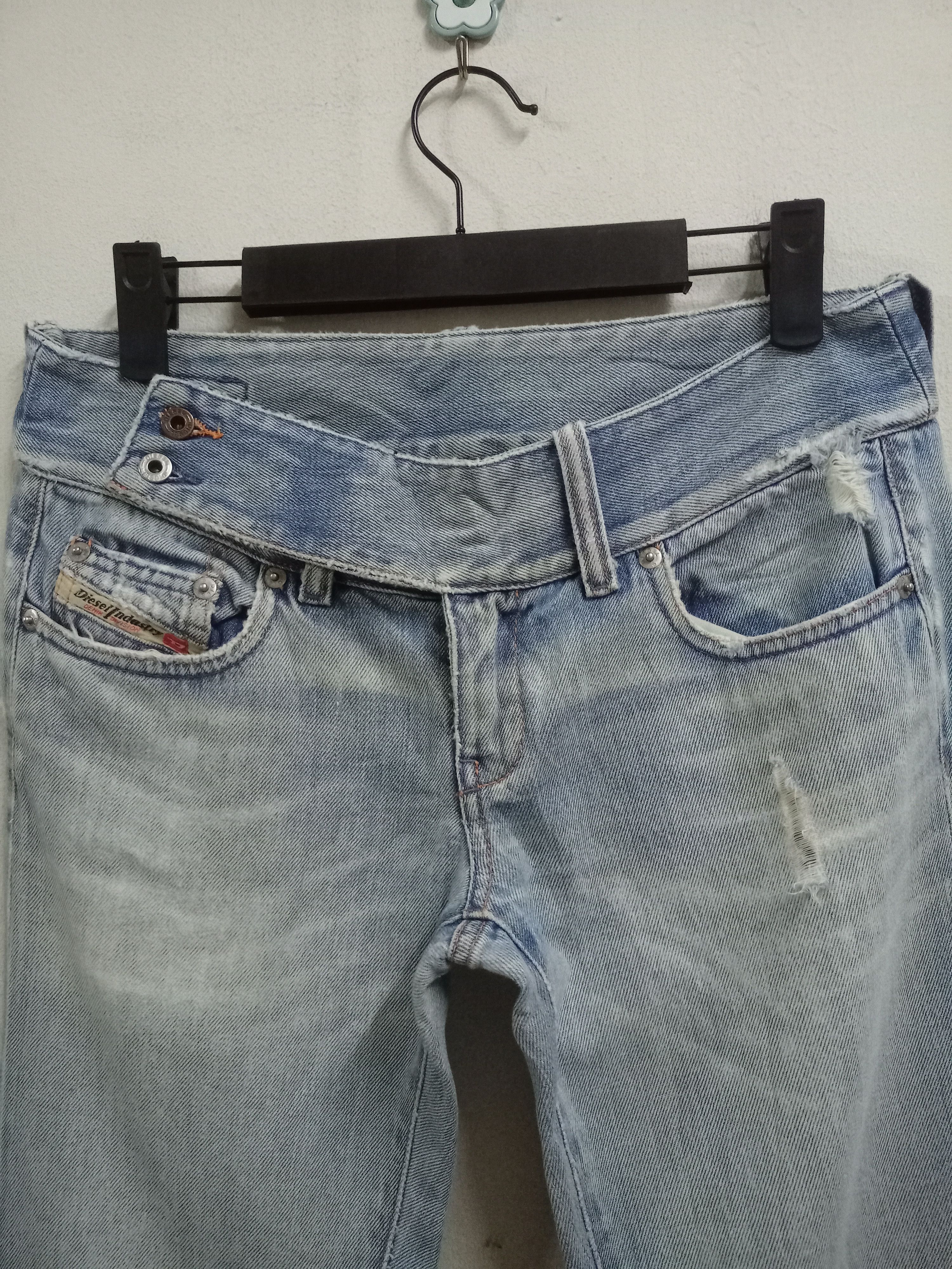 Diesel Vintage Diesel Blue Wash Distressed Flare Jeans Size 30" / US 8 / IT 44 - 4 Thumbnail