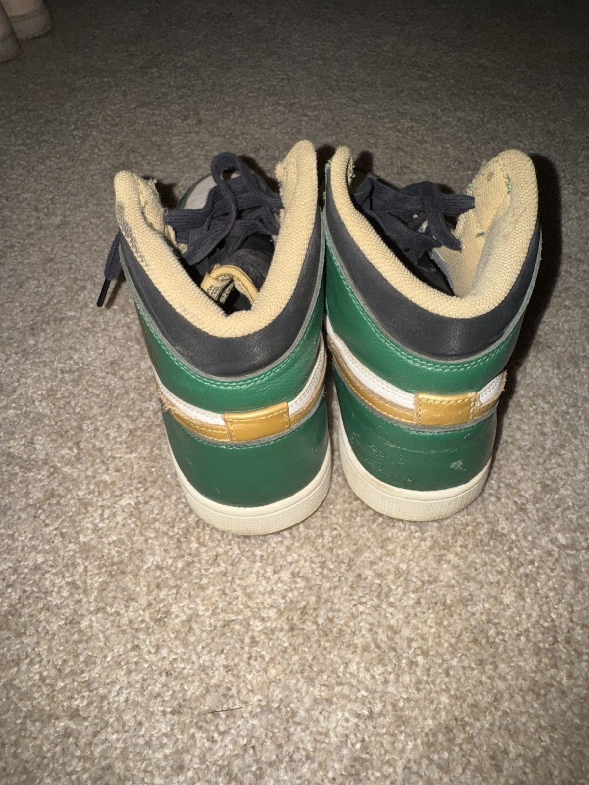 Nike Jordan Celtic OG Highs 1s Size US 10 / EU 43 - 4 Thumbnail