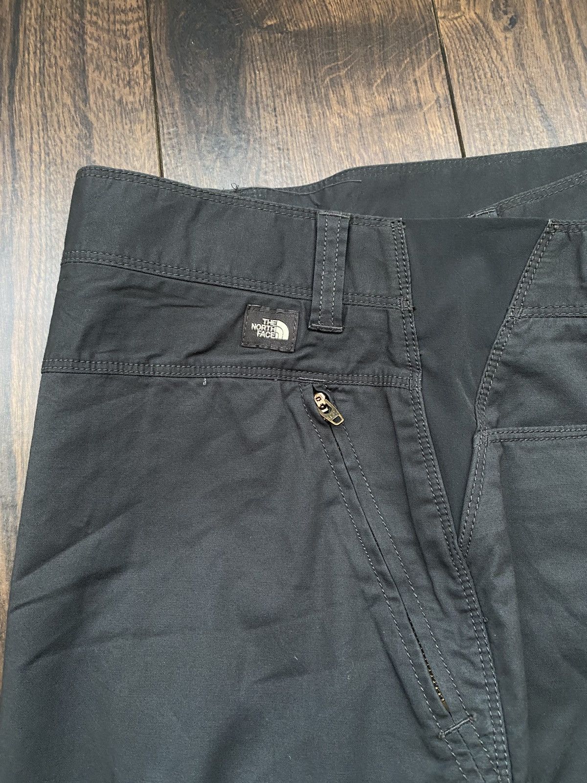 The North Face vintage trekking THE NORTH FACE shorts outdoor Size US 38 / EU 54 - 4 Thumbnail