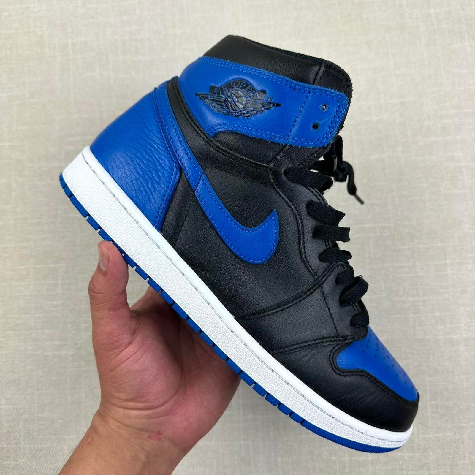 Jordan Brand 2017 Jordan 1 High "Royal" Men 11 Size US 11 / EU 44 - 1 Thumbnail