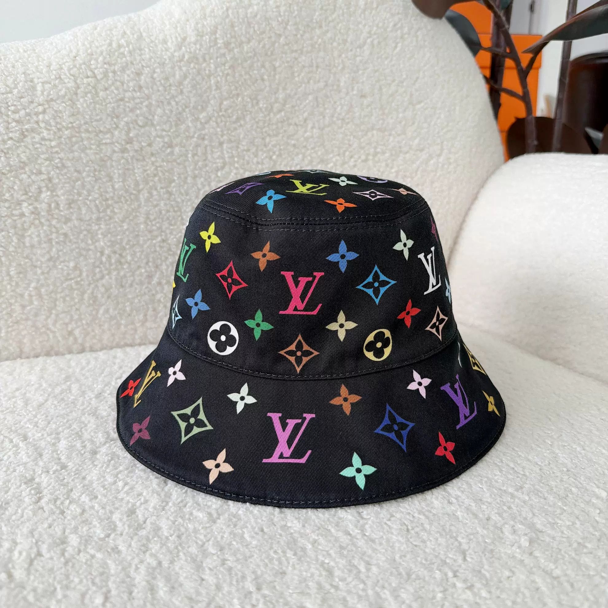 Louis Vuitton Louis Vuitton x Murakami Monogram Bucket Hat Size ONE SIZE - 1 Thumbnail