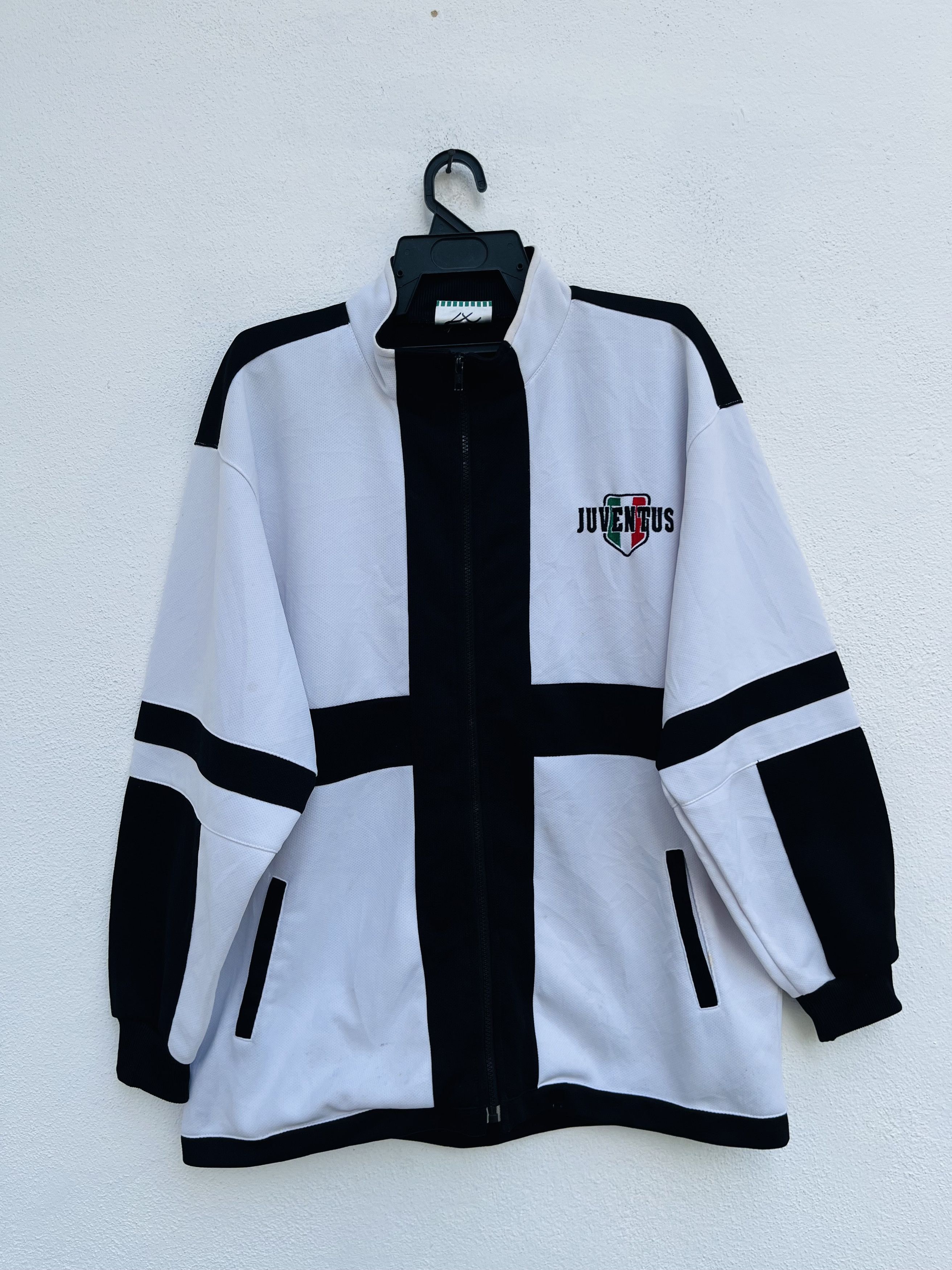 Vintage Vintage Juventus Football Team Streetwear Style Size US XL / EU 56 / 4 - 1 Thumbnail