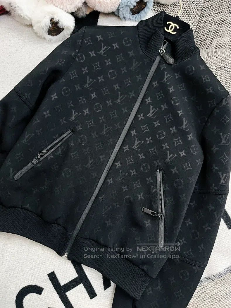 Louis Vuitton Louis Vuitton Black long-sleeve zip-up jacket with full-pr Size XS / US 0-2 / IT 36-38 - 2 Thumbnail