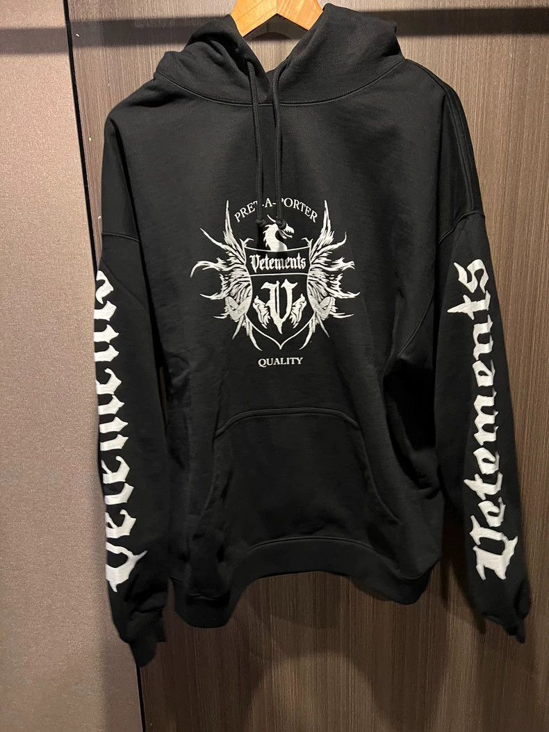 Vetements Vetements Sanskrit Dragon Pattern Graffiti Hoodie Size US S / EU 44-46 / 1 - 1 Thumbnail