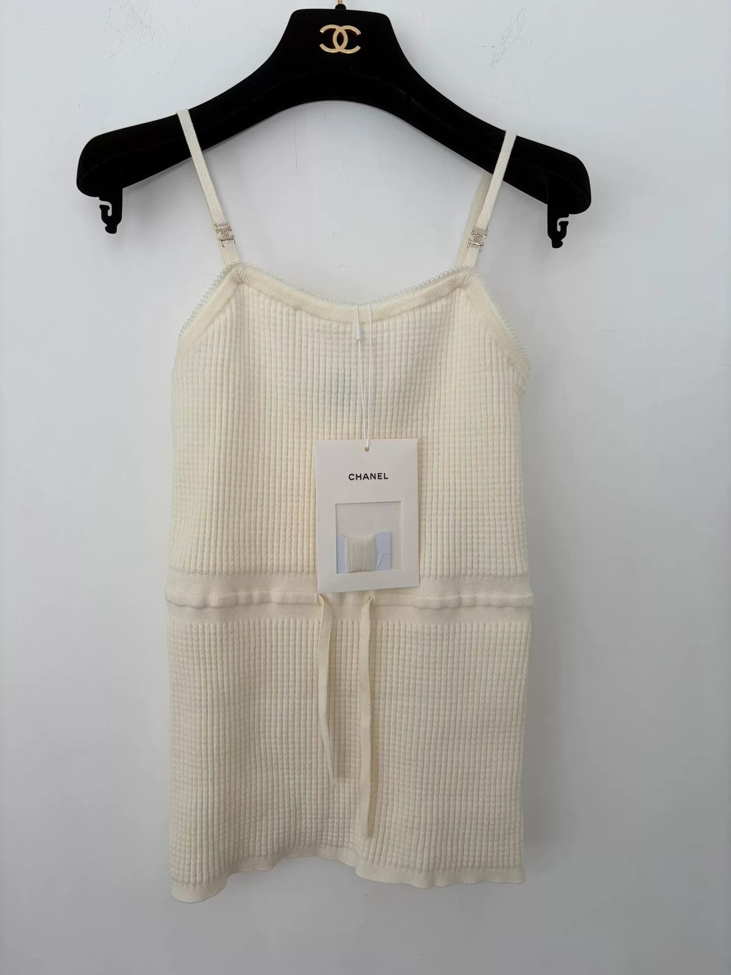 Chanel Chanel 24A Beige Knit Camisole Top Size US S / EU 44-46 / 1 - 1 Thumbnail