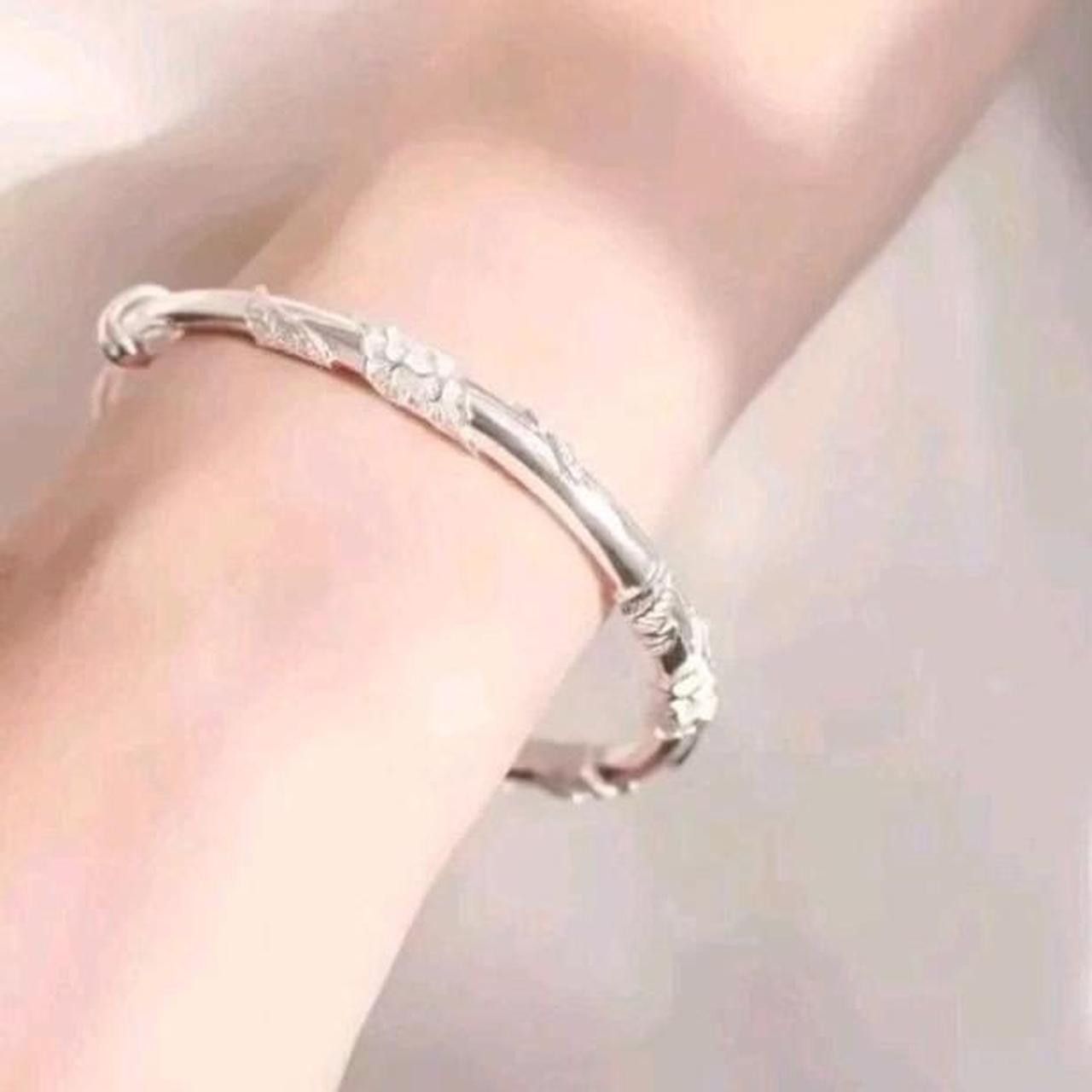 Other Silver adjustable bangle bracelet Size ONE SIZE - 1 Thumbnail