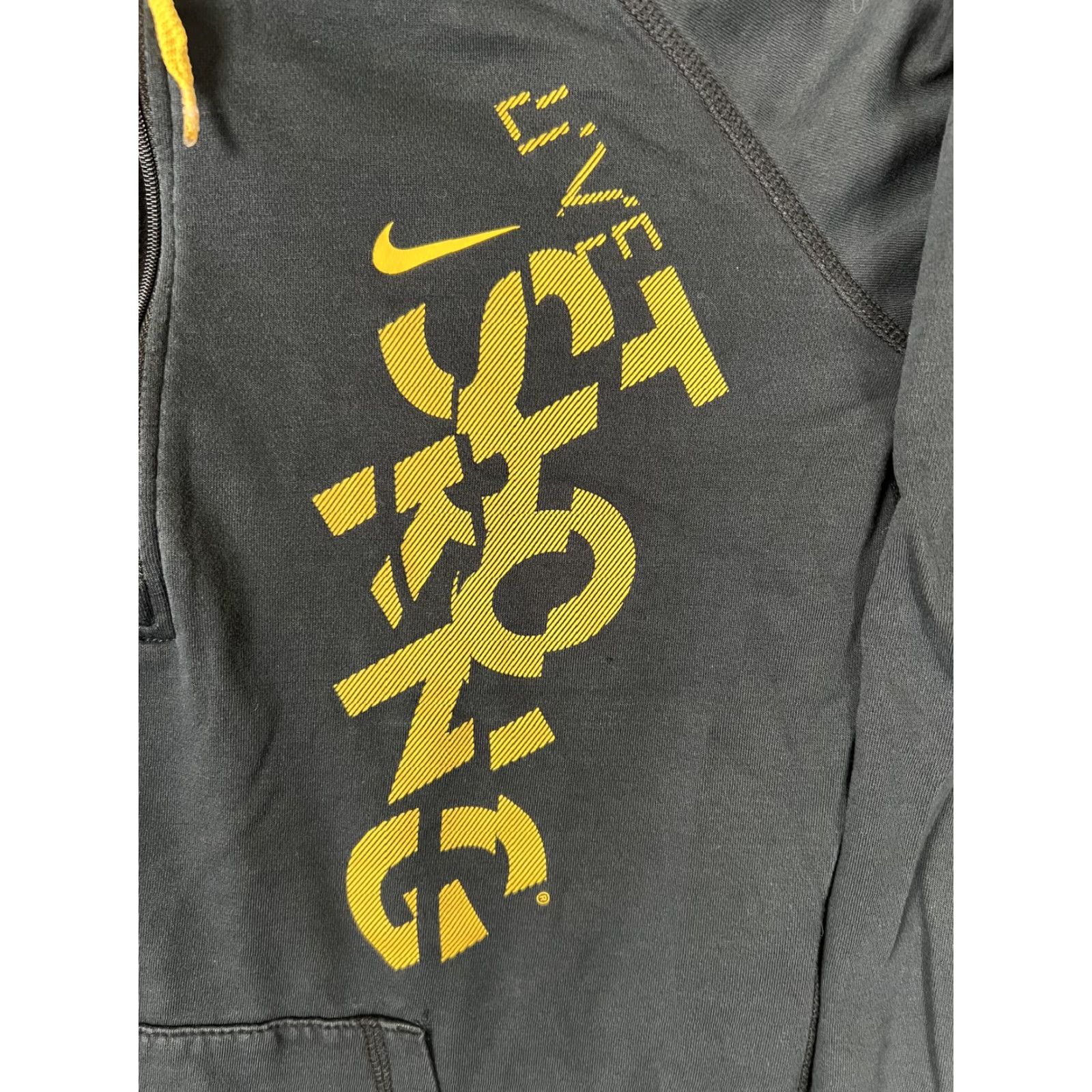 Nike Nike Dri-Fit Livestrong Hoodie Womens Medium Black 1/2 Zip Graphic Print Pockets Logo Nike Swoosh Size M / US 6-8 / IT 42-44 - 2 Thumbnail