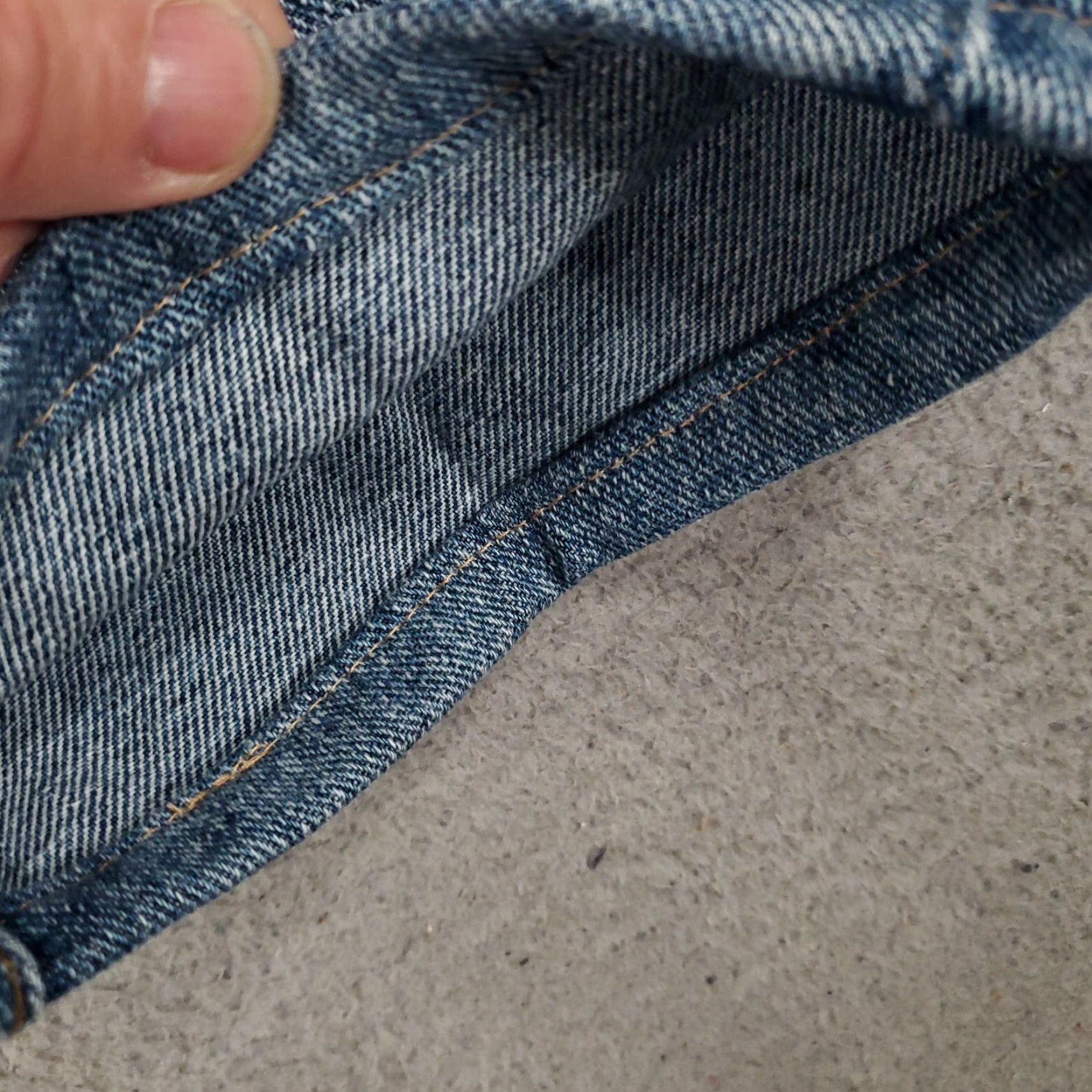 Levi's VINTAGE Levi's Jeans Mens 36 Relaxed Fit 550 Blue Distressed USA Hemmed 36x39 Size US 36 / EU 52 - 7 Thumbnail