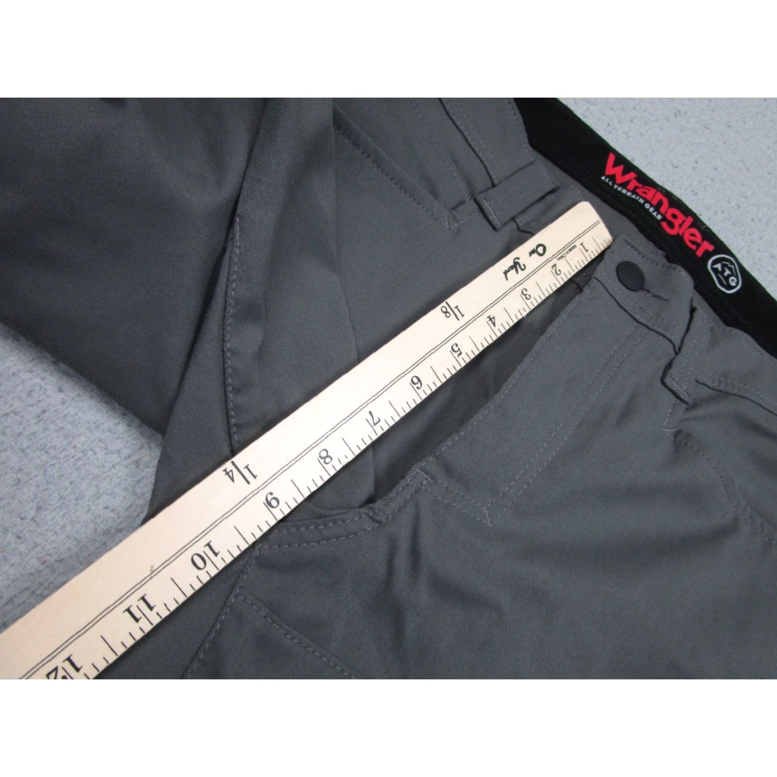 Wrangler VINTAGE is not applicable; title: Wrangler Pants Mens 30x30 Gray ATG All Terrain Gear Hiking Outdoor Khakis Size US 30 / EU 46 - 7 Thumbnail