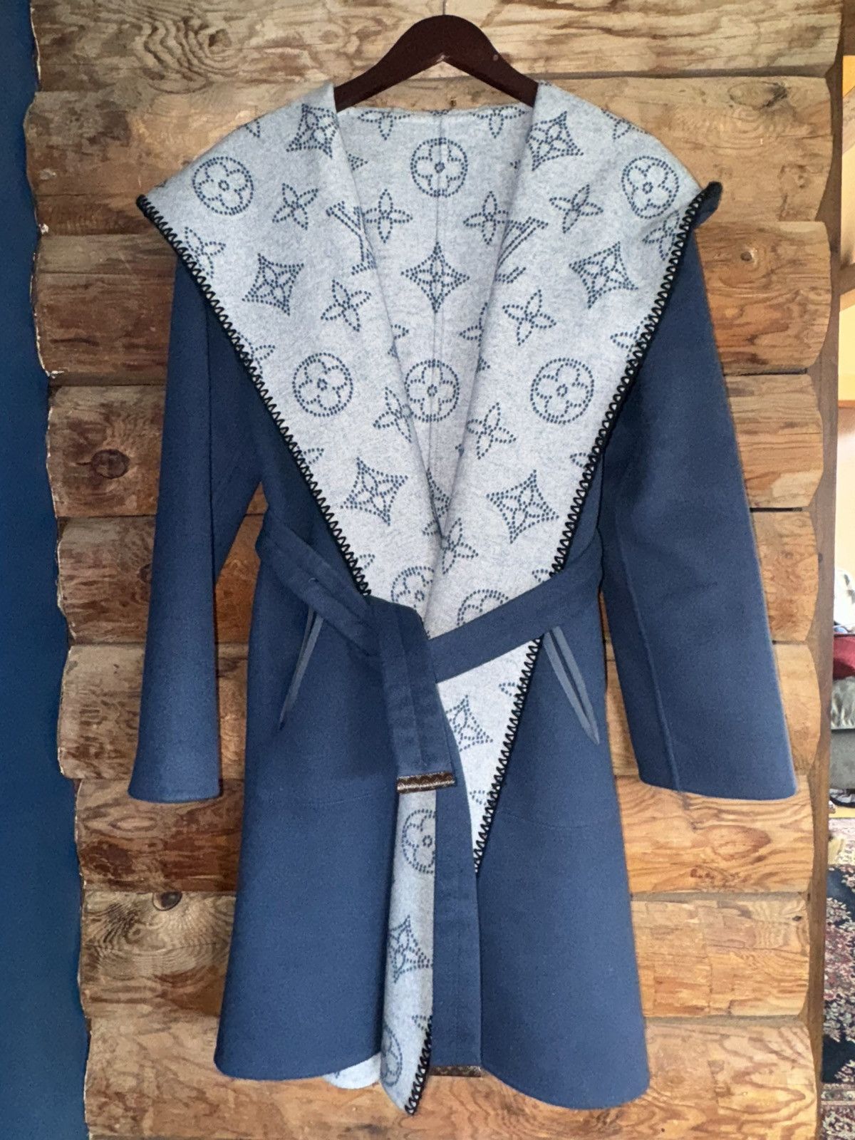 Louis Vuitton Hooded Reversible Louis Vuitton Coat Size M / US 6-8 / IT 42-44 - 1 Thumbnail