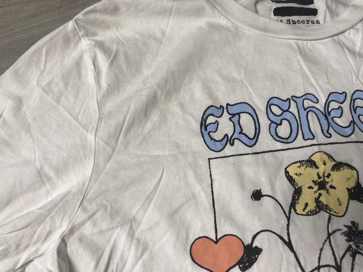 Band Tees Ed sheeran long sleeve flowers size medium Size US M / EU 48-50 / 2 - 4 Thumbnail